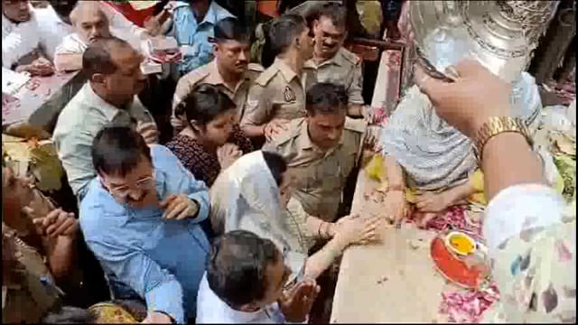 भाजपा नेत्री अर्पणा यादव ने किए ठाकुर बांके बिहारी जी के दर्शन