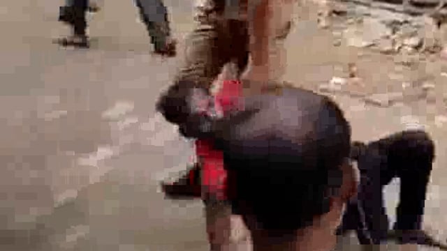 pakdane Gai police Bhide jue bajon ki hathapai Vardi faad Dali Muradabad