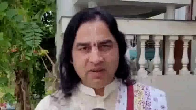 कोलकाता रेप केस पर बोले कथा वाचक देवकीनंदन महाराज यदि ममता बनर्जी हालातो पर काबू नहीं कर पा रही है तो दे स्तीफा