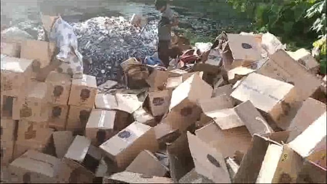 उत्पाद विभाग ने अवैध शराब के विरुद्ध चलाया अभियान; जब्त शराब किया विनष्ट