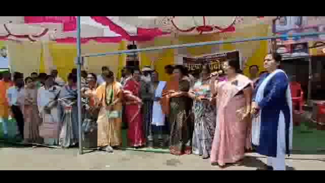 बदलापूर व चाकूर येथील घटनेचा महिला आघाडी काँग्रेसने केला निषेध