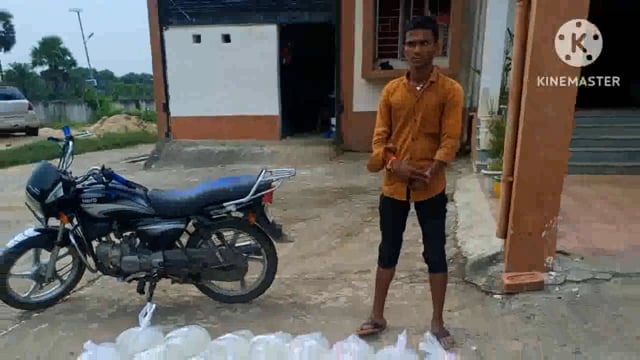 पुलिस ने मुरली मोड़ के समीप से 160 लीटर महुआ शराब के साथ एक बाइक सवार युवक को किया गिरफ्तार