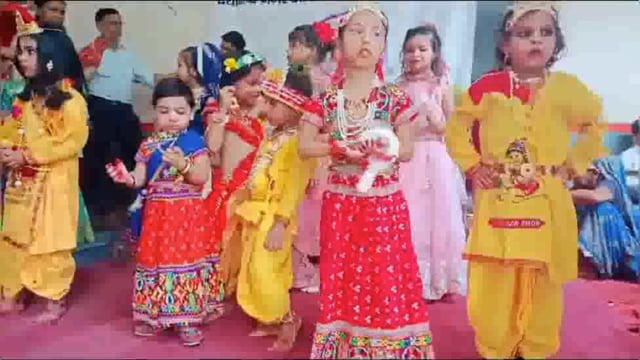 सरस्वती विद्या मंदिर राया में राधा कृष्ण स्वरूप सज्जा प्रतियोगिता संपन्न हुई