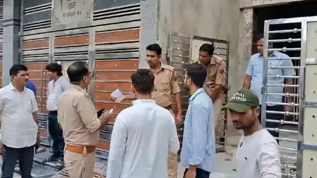 वृंदावन के पॉस इलाके में दिनदहाड़े लूट की घटना से मचा हड़कंप पुलिस मामले की जांच में जुटी
