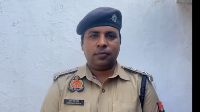 मासूम छात्रा से अश्लीलता करने वाले हेड मास्टर को बीएसए ने किया निलम्बित, पुलिस ने पाक्सो एक्ट में मुकदमा दर्ज कर आरोपी की तलाश में जुटी 
सीओ अमर नाथ गुप्ता की बाइट