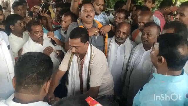 बेलहर विधायक ने बेलहर के टेंगरा गांव मे 1000 मीटर सड़क का किया उद्घाटन ,विधायक कोटे से की गयी निर्माण,