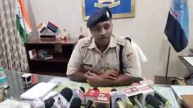 Uttarakhand mein Udham Singh Nagar Jile Mein Ek Maulvi Panch bacchiyon ke sath rape ki Sajish Karta Tha unhen Urdu sikhane ke liy p*** video dikhata tha Maulvi ko girftar kar liya gaya hai