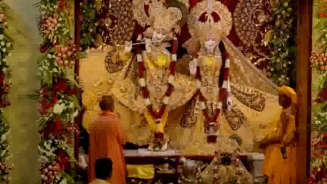 मुख्यमंत्री योगी आदित्यनाथ ने कृष्ण जन्मस्थान पहुंच राधा कृष्ण युगल जोड़ी के किए दर्शन।