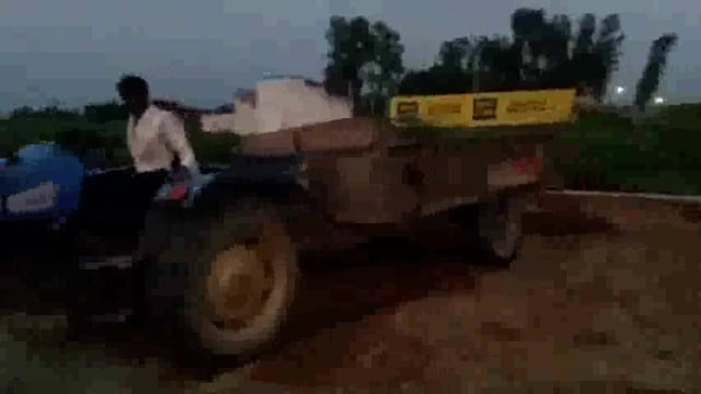 लंढौरा पुलिस चौकी से चंद दूरी पर हो रहा अवैध खनन से भराव! प्रशासन मौन!