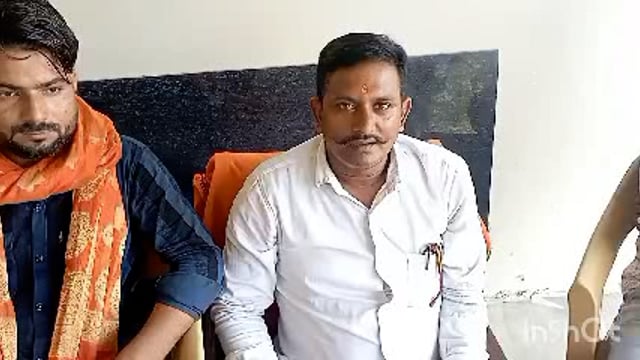 करुआपारा  में खुलेआम घूम रहा है अजगर कई जानवरों को बना चुका है निवाला ग्रामीणों ने वन विभाग पर लगाया लापरवाही का आरोप
