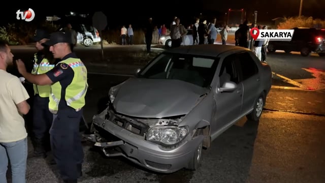 Çarpışan Otomobillerden Biri Takla Atarak Kanala Devrildi