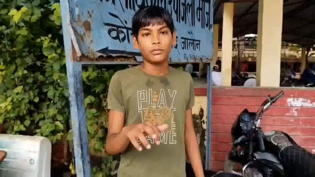 कोंच:10 वर्षीय बच्चे पर गांव के शख्स ने डंडे से की मारपीट, पुलिस से लगाई गुहार