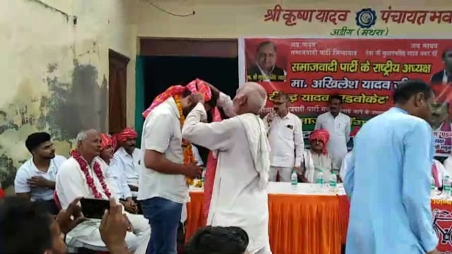 सपा जिला अध्यक्ष वीरेंद्र सिंह यादव का हुआ गोवर्धन में जोरदार स्वागत