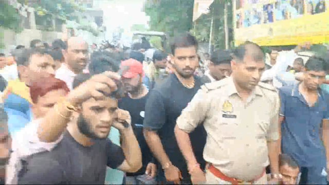 सब इंस्पेक्टर की स्कूटी साइकिल सवार में घुसी बच्चा की हुई मौके पर मौत