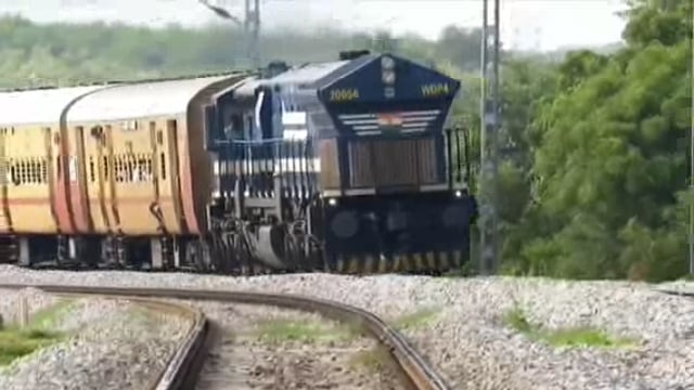 लक्सर रेलवे लोको पायलटों द्वारा किया गया रेलवे स्टेशन पर प्रदर्शन! उठाए गए कई केंद्रीय और मंडलीय मुद्दे!