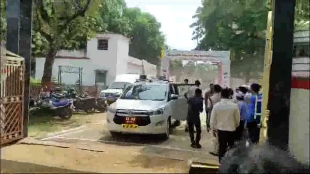 डीएम ने जिला स्तरीय खेल प्रतियोगिता का दीप प्रज्ज्वलित कर किया शुभारंभ