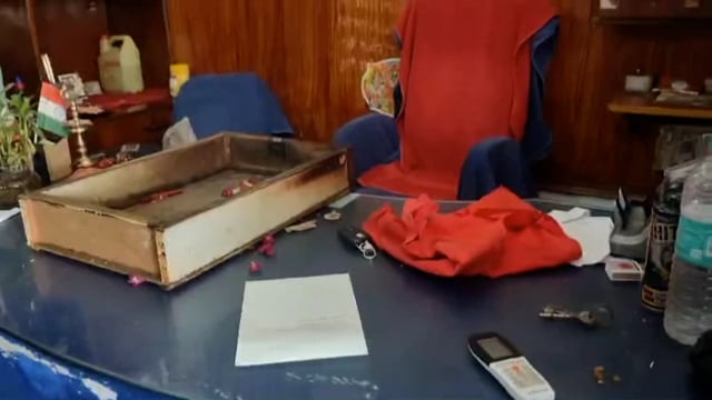  श्री खंडेलवाल ट्रैक्टर सोख रोड राधिका बिहार के शोरूम में बीती रात अज्ञात चोरों ने चोरी की घटना को दिया अन्जाम