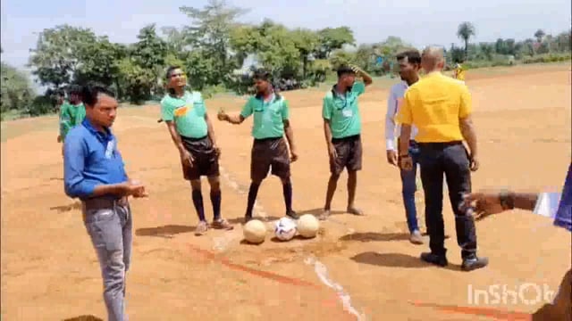 बेलहर के श्रीनगर गांव में शिक्षक दिवस के मौके पर फुटबॉल टूर्नामेंट का हुआ आयोजन , बालिकाओं द्वारा किया अतिथियों का भव्य स्वागत