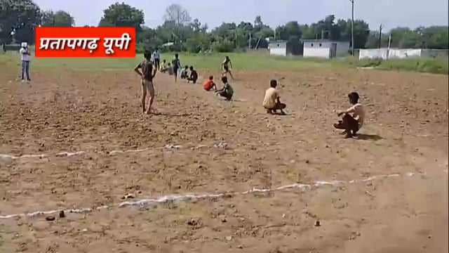 लक्ष्मणपुर प्रतापगढ़ ब्लॉक स्तरीय खेलकूद प्रतियोगिता में आज खो-खो बालक एवं बालिकाओं का मैच हुआ।