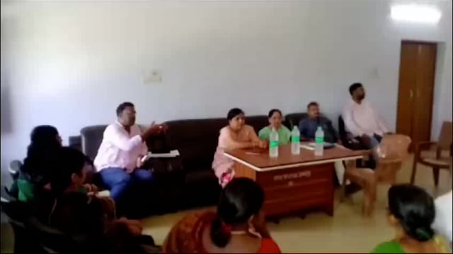 हो हंगामे दार रही नगर पंचायत की बैठक; मुख्य पार्षद पति लहराते नजर आए कागज 