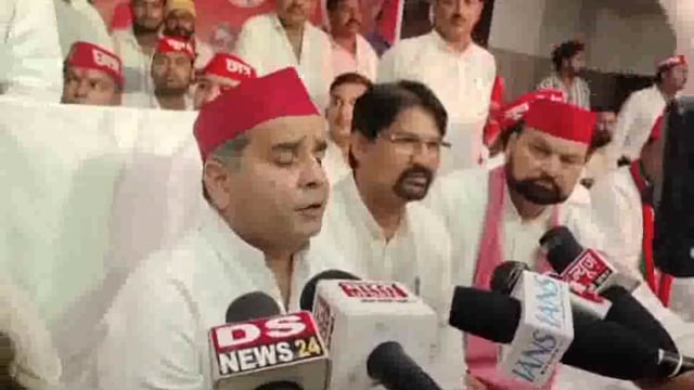 सपा सांसद धर्मेंद्र यादव पहुंचे मथुरा संविधान मान स्तंभ स्थापना समारोह में लिया भाग