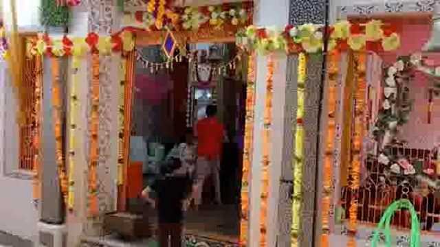 कोंच:लाला हरदौल मन्दिर में माँ हूल्का देवी माँ की गांठ बधाई रस्म जारी