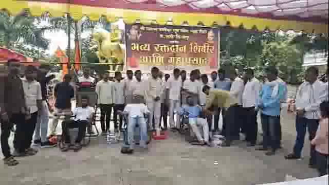 तोंडार येथे बसवेश्वर गणेश युवा मंडळाच्या वतीने रक्तदान शिबिराचे आयोजन