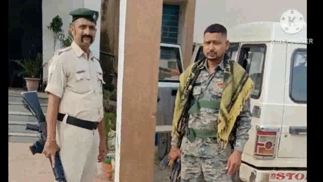 पुलिस सांढ़ बरदाहा कें तीन मुहानी मोड़ से 30 लीटर महुआ शराब किया बरामद धंधे बाज फरार