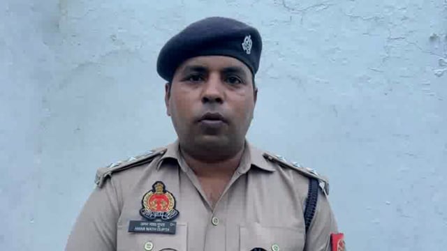 जेठवारा पुलिस द्वारा रंगदारी मांगने/धमकी देने के अभियोग में वांछित 15 हजार रूपये का ईनामिया 01 अभियुक्त हुआ गिरफ्तार,