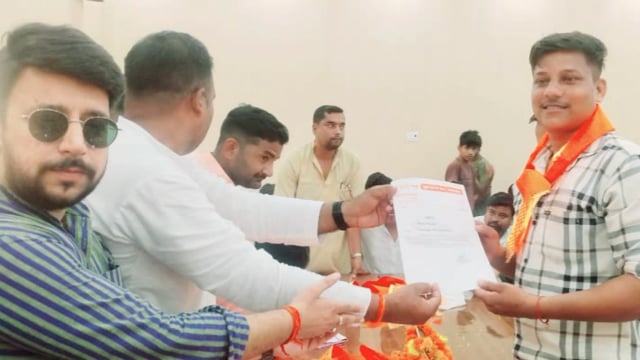 शाहजहांपुर करणी सेना की बैठक में नए पदाधिकारियो को मनोनीत कर सौपा संगठन का कार्यभार