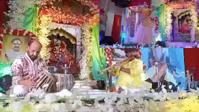 स्नेही बिहारी मंदिर में हरदास संगीत सम्मेलन में पहुंचे पूर्व उपमुख्यमंत्री दिनेश शर्मा विधायक पूरन प्रकाश के साथ 