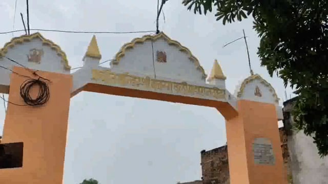 कोंच:बुढ़वा मंगल पर सजे हनुमान मंदिर, भक्तों की उमड़ी भीड़