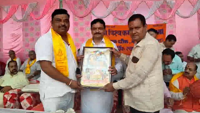 मंगलौर विश्वकर्मा जयंती मै भाग लेने पहुंचे सांसद त्रिवेंद्र रावत! हुआ भव्य स्वागत!