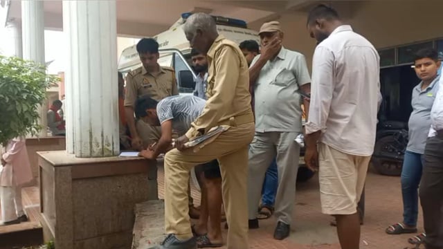 तिर्वा कस्बे के इंद्रा नगर में पति से विवाद के बाद पत्नी ने लगाई फांसी मौत,हत्या का आरोप 