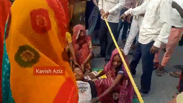 Lakhimpur khiri Jile Mein police custody Mein dalit Aakash 16 Varsh bacche ki Hui mrutyu logon ka Kahana hai ki use char din Thane Thane Mein Rakhe rahakar use third degree se torcher Kiya Gaya ped se bandhkar use current bhi Lagaya Gaya jisse Uske Khoon Ki Palti hui thi Chori ke shak mein