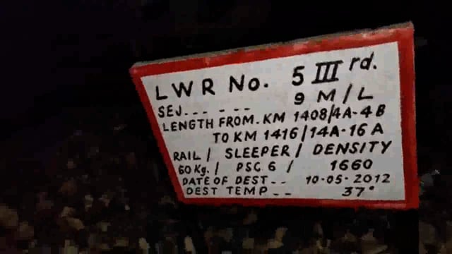 मथुरा में मालगाड़ी के 25 डब्बे पटरी से उतर कर एक दूसरे के ऊपर चढ़े रेल मार्ग हुआ बाधित ट्रेनों को किया गया डायवर्ट