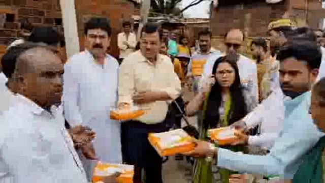 कोंच:सिटी मजिस्ट्रेट ने बाढ़ प्रभावित मोहल्लों का किया दौरा दिए निर्देश