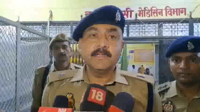 शातिर बदमाश तमंचा कारतूस के साथ पुलिस मुठभेड़ में गिरफ्तार 


एएसपी दुर्गेश सिंह की बाइट