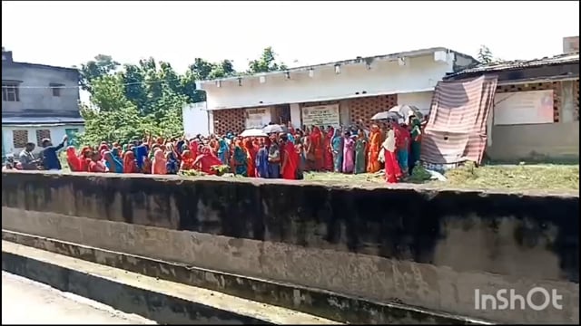 अपनी मांगों को लेकर जीविका दीदी लगातार कर रही है धरना प्रदर्शन, बांका धौरेया के क्रांति संकुल में लगा ताला

सरकार के खिलाफ जमकर नारेबाजी,