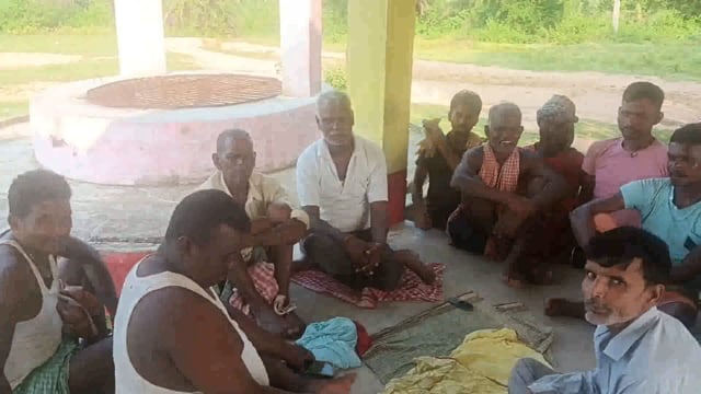 दुर्गा पूजा की तैयारी में जुटे पूजा समिति के सदस्य, शांतिपूर्वक मेला संपन्न कराने को लेकर समिति के सदस्यों ने कि बैठक