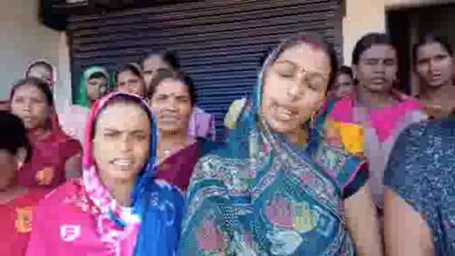 जीविका दीदी व संकुल कैडर अपनी 10 सूत्री मां को लेकर सरकार के विरुद्ध नारेबाजी कर अनिश्चितकाल हड़ताल करने का लिया संकल्प