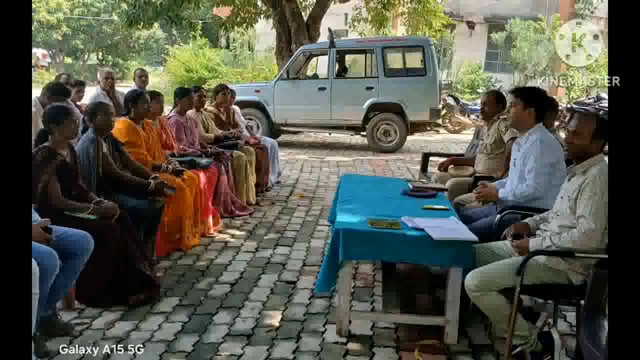 सिरदला थाना परिसर में चौकीदारों की परेड का किया गया आयोजन