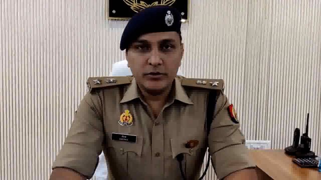 Sultanpur ke dakaiti Mein aaropi luck Takiya Anuj Singh ko di gai aahuti DGP Prashant Kumar STF chief Amitabh Yash ke netrutva mein operation Jari