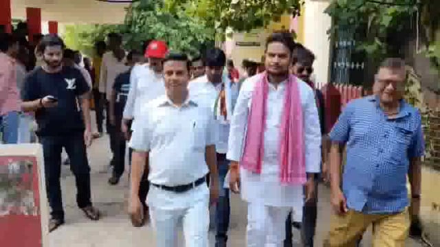 कोंच तहसील क्षेत्र में बाढ़ पीड़ितों की समस्याओं और फसलों के हुए नुकसान को लेकर सपा ने एसडीएम को दिया ज्ञापन