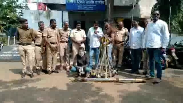 शेतकऱ्यांच्या साहित्याची चोरी करणाऱ्या चोरट्यांला ग्रामीण पोलिसांनी केले गजाआड