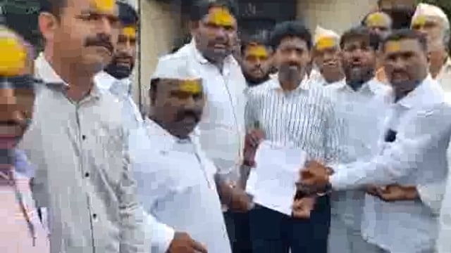 धनगर समाजाच्या आरक्षणासाठी  कडेगांव  तहसिल कार्यालयावर काढला मोर्चा.तहसिलदार अजित शेलार यांना दिले निवेदन