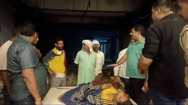 मथुरा हल्दीराम के सोंख रोड स्थित शोरूम में मिली 18 वर्षीय युवक की डेड बॉडी