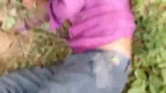 बाइक सवार चार मजदूर पेड़ से टकराये एक की मौत तीन घायल