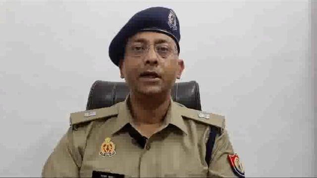  जनपद शाहजहांपुर के थाना मदनापुर क्षेत्रान्तर्गत दो पक्षों में पैसे के लेन-देन को लेकर कहा-सुनी को लेकर हुई हवाई फायरिंग