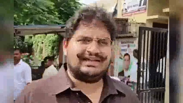 मुख्तार अंसारी के पुत्र उमर अंसारी पहुंचे मऊ